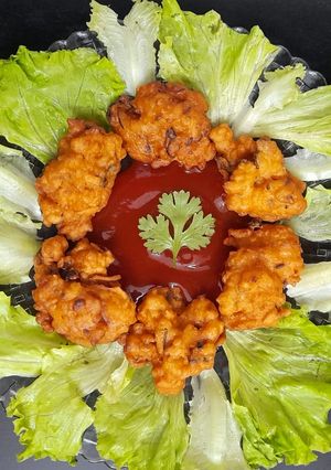 A picture of Poha Pakodas.