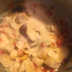 A picture of Creamed turkey luncheon dish.
