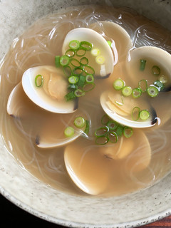 A picture of Clam & Harusame Soup.