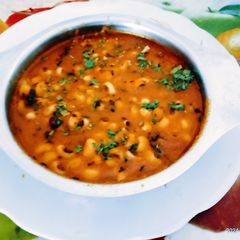 A picture of Healthy tasty lobia(black eye peas) masaledar curry.