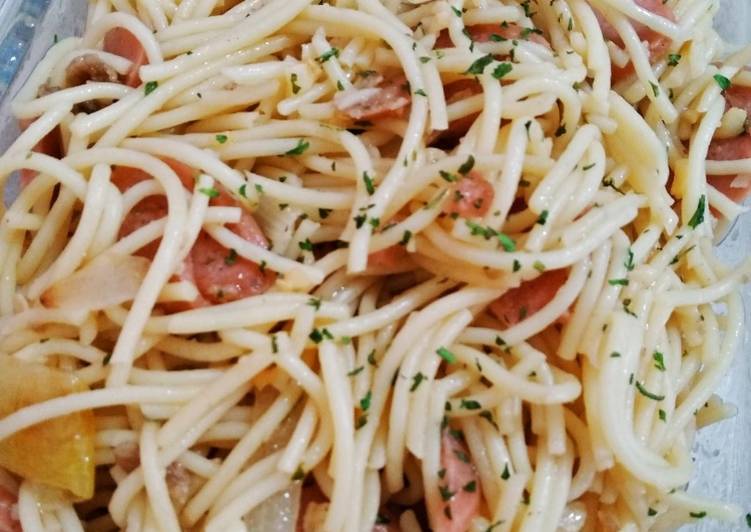 Resep Spaghetti goreng sosis yang Lezat