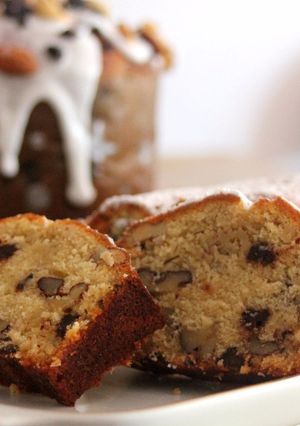 Una foto de Budín de nuez, oporto y chocolate