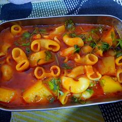 A picture of Macaroni Aloo Gravy.