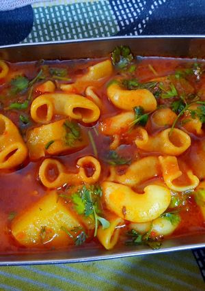 A picture of Macaroni Aloo Gravy.