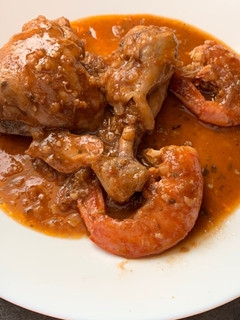 Una foto de Pollo con gambas