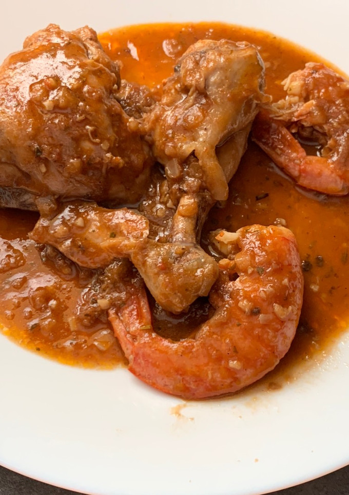 Una foto de Pollo con gambas