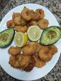 Langostinos apanados con coco, y otros con panko