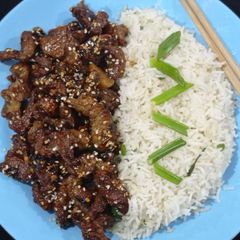 A picture of Mongolian beef.
