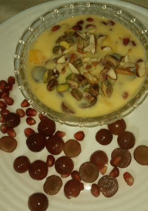 सेवई फ्रूट कस्टर्ड (sevai fruit custard recipe in Hindi) रेसिपी मुख्य फोटो