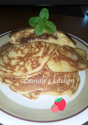 A picture of Nutella stuffed pan cake🥞.