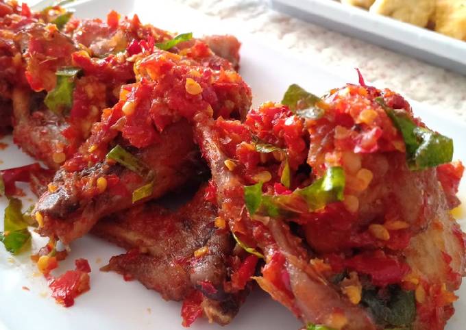 Sayap ayam balado