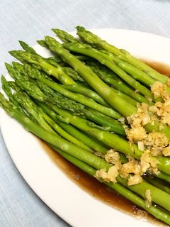 Hình của món Măng tây sốt dầu hào.