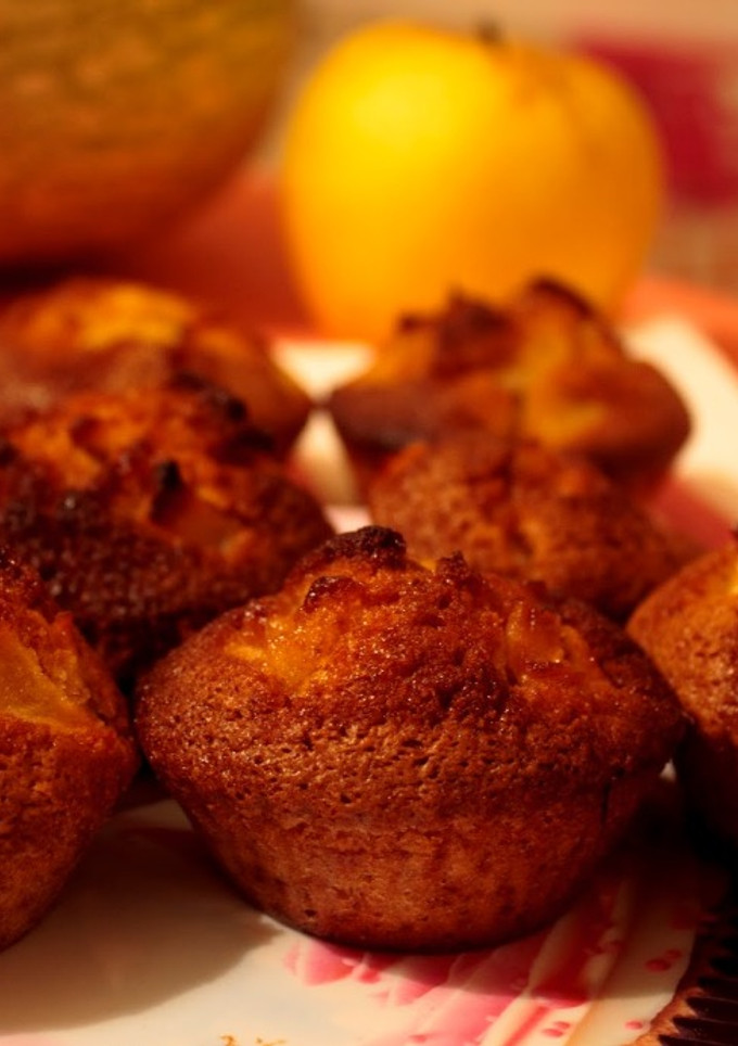 Una foto de Magdalenas de jengibre y manzana caramelizada
