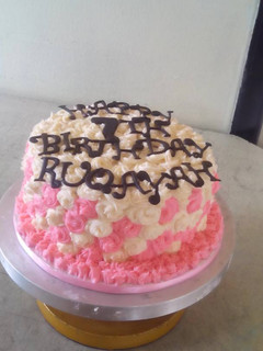 A picture of Buttercream cake.