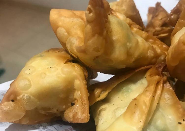 Pangsit goreng mozarella