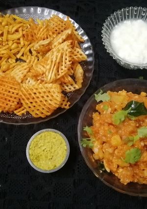ફરાળી ખીચડી (Farali Khichdi Recipe In Gujarati) રેસીપી મુખ્ય ફોટો