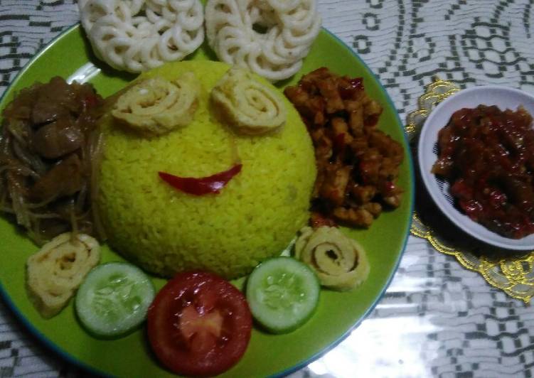 Nasi kuning ceria