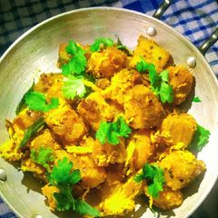 A picture of Vazhakkai(Raw banana) poriyal.