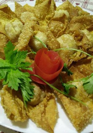 Hình của món Hoành thánh tôm thịt.