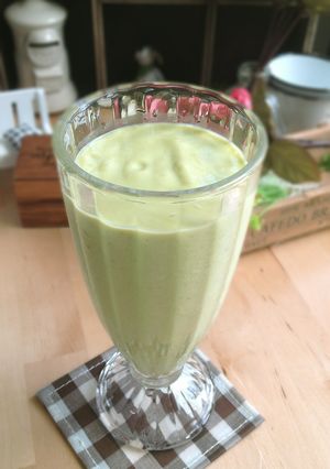 鮮奶系列》酪梨牛奶 的食譜成品照片