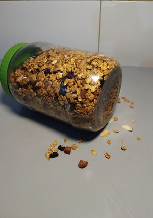 A picture of Granola.