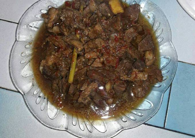 Semur daging sapi (hot)