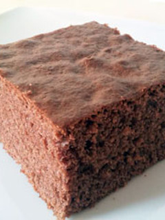 Una foto de Bizcocho de chocolate (con huevo)