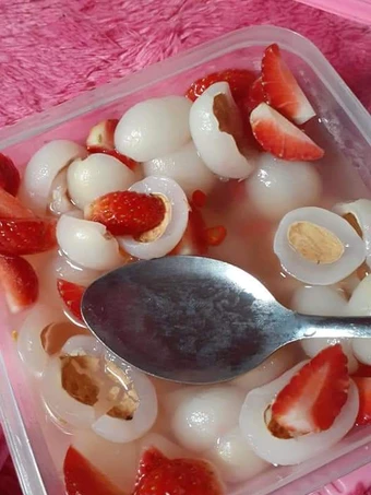 Recipe Asinan Rambutan strawberry the Delicious You can take Joss in your mouth