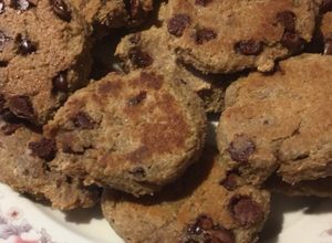Una foto de Galletas de avena y plátano con chispas de chocolate