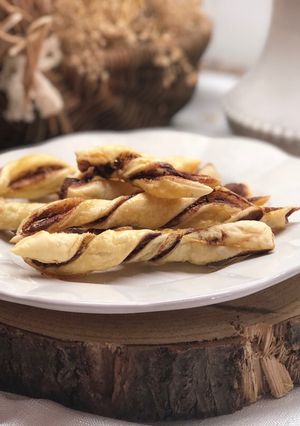 Foto principal de Lazos de hojaldre con chocolate
