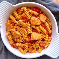 A picture of Tomato Coconut Cream Pasta with Salmon.