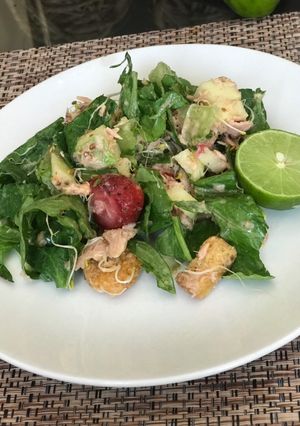 A picture of Tuna and Fruit Salad 🥗.