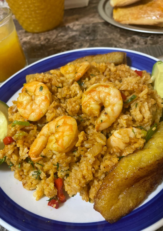 Una foto de Arroz con camarón