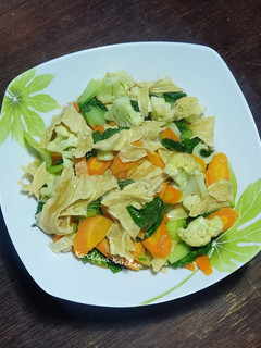 Foto resep Cah Kembang Kol, Pokcoy, Wortel, Kembang Tahu