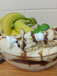 Foto resep Banana Split with Homemade Banana Ice Cream