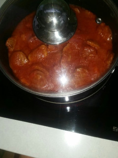 Una foto de Solomillo con tomate & patatas fritas