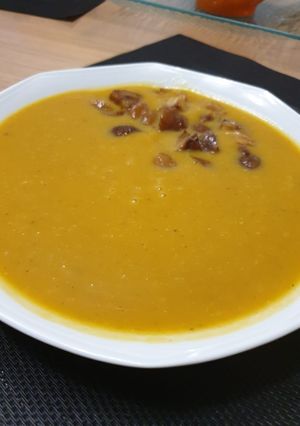 Une photo de Potage au potiron et châtaignes au cookeo
