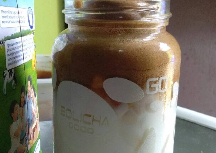 Cara Gampang Menyiapkan Dalgona Coffee Anti Gagal
