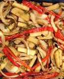 Papas horneadas a la francesa con pimientos y cebolla