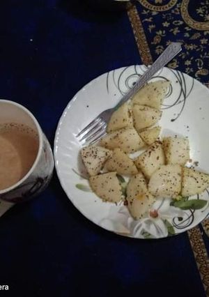 सूजी की फ्राई इडली (sooji ki fry idli recipe in Hindi) रेसिपी मुख्य फोटो
