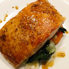 A picture of Citrus and honey glazed salmon.