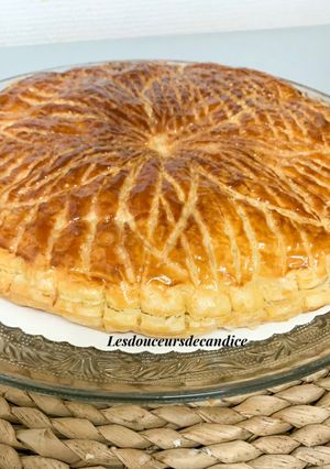 Une photo de GALETTE DES ROIS À LA CRÈME D’AMANDE