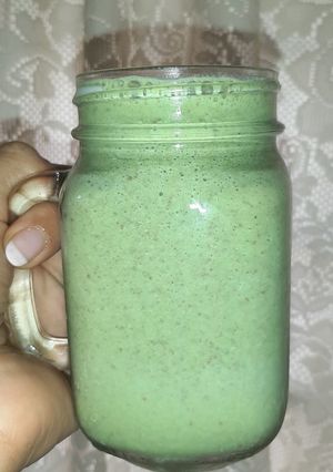 Una foto de Licuado de espinaca y algo más