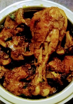 A picture of Spicy saucy chicken.