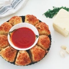 A picture of Garlic Cheese Monkey Bread.
