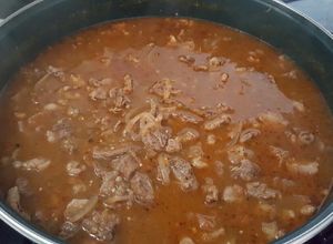 Una foto de Bistec con salsa de tomate