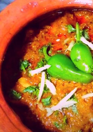 A picture of Chicken Handi.