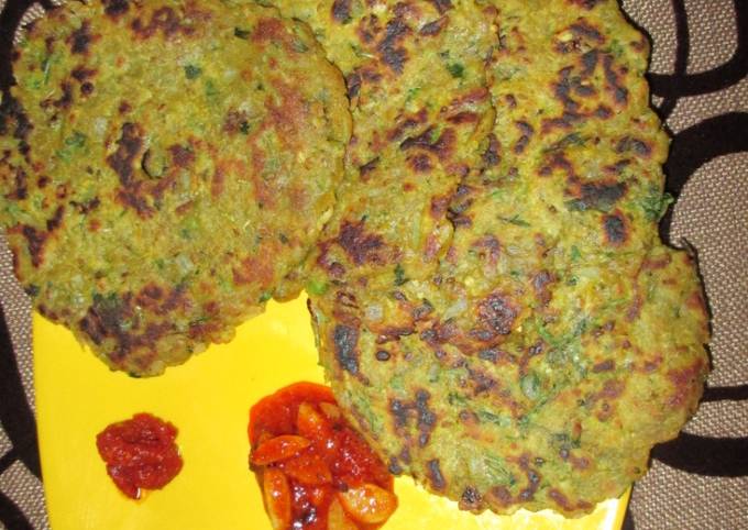 Recipe of Ultimate Healthy & Tasty Sprout Thalipeeth