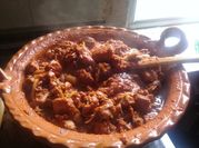 Una foto de carne en chile cascabel