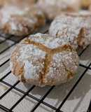 Amaretti cookies